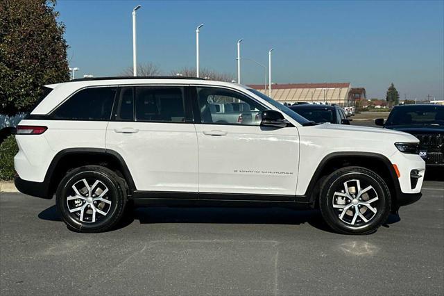 new 2025 Jeep Grand Cherokee car, priced at $44,715