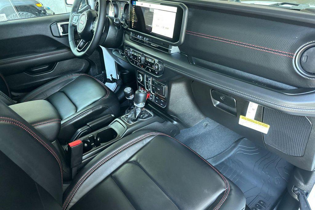 new 2025 Jeep Wrangler car, priced at $64,165