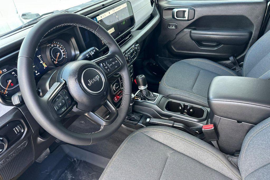 new 2025 Jeep Gladiator car, priced at $43,235