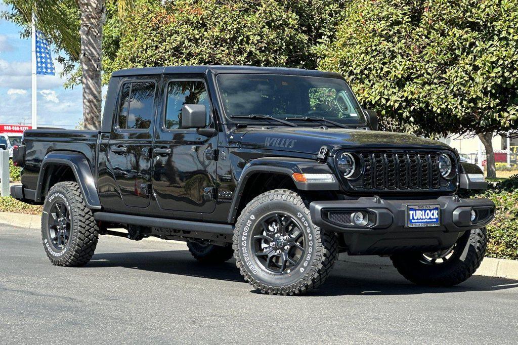 new 2025 Jeep Gladiator car, priced at $43,235
