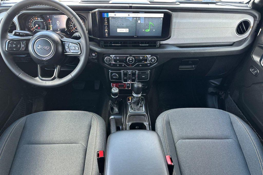 new 2025 Jeep Gladiator car, priced at $43,235