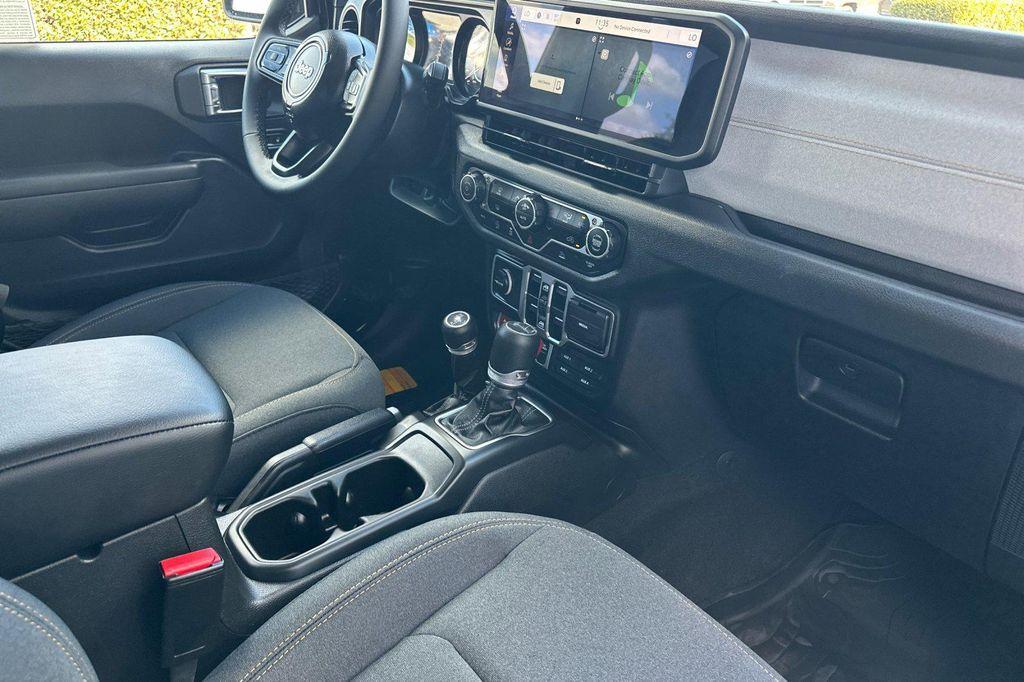 new 2025 Jeep Gladiator car, priced at $43,235