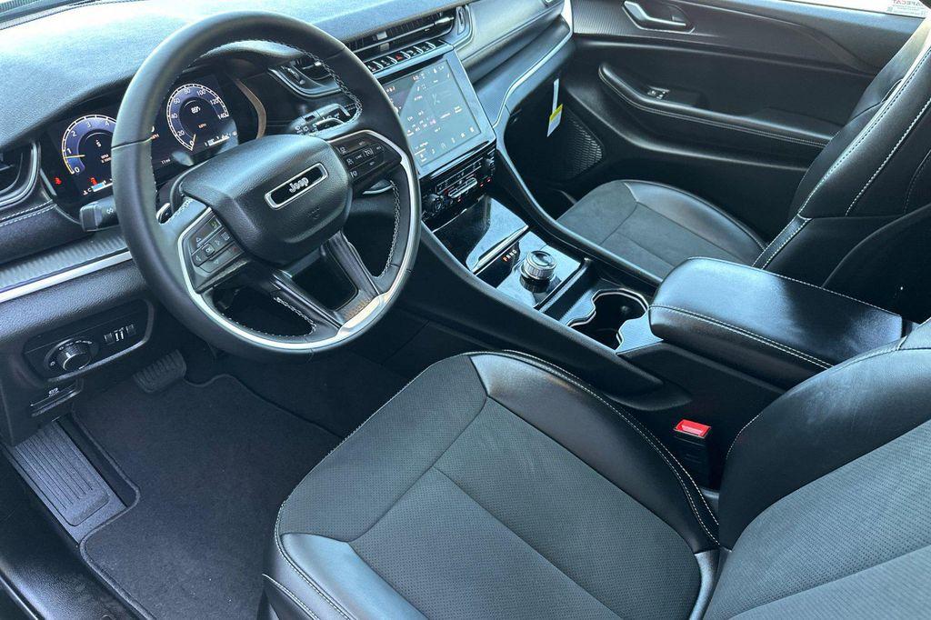new 2025 Jeep Grand Cherokee L car, priced at $44,230