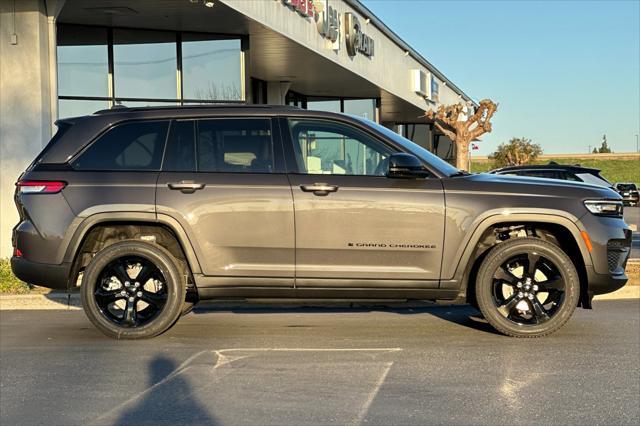 new 2025 Jeep Grand Cherokee car, priced at $43,636