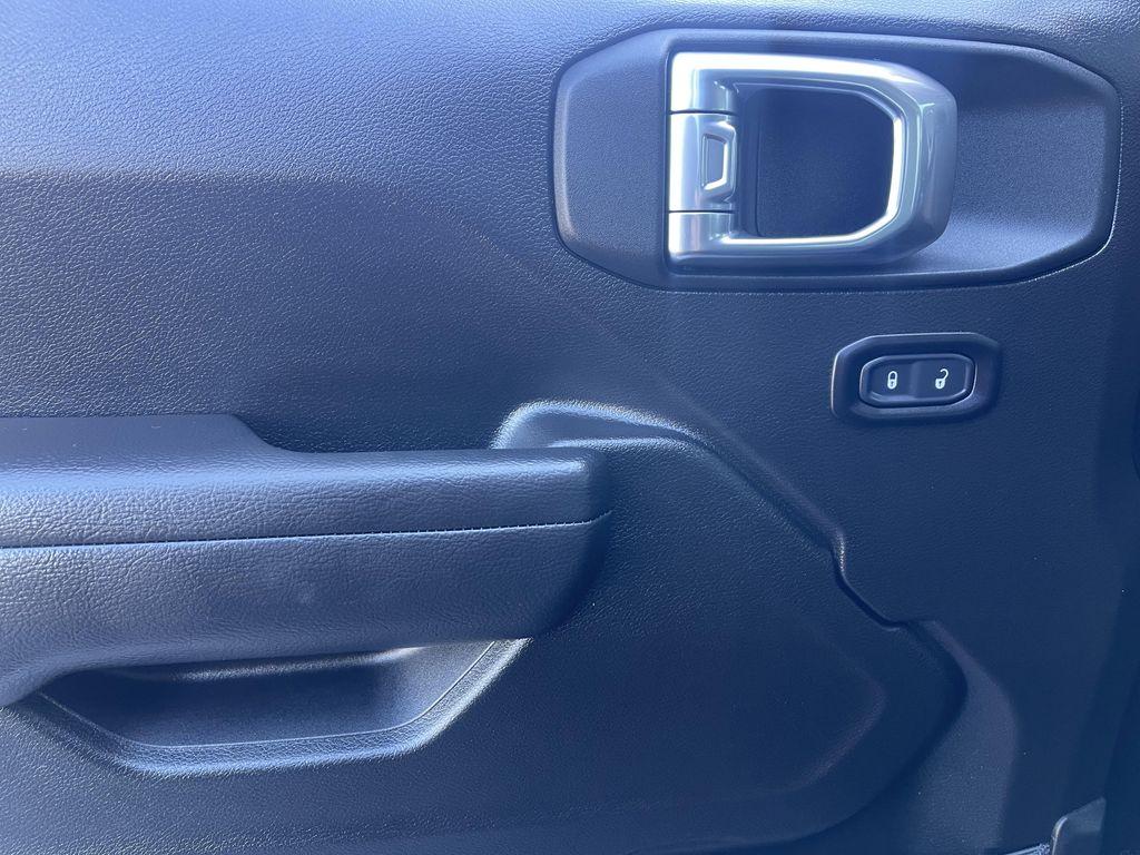 new 2026 Jeep Wrangler car, priced at $41,177