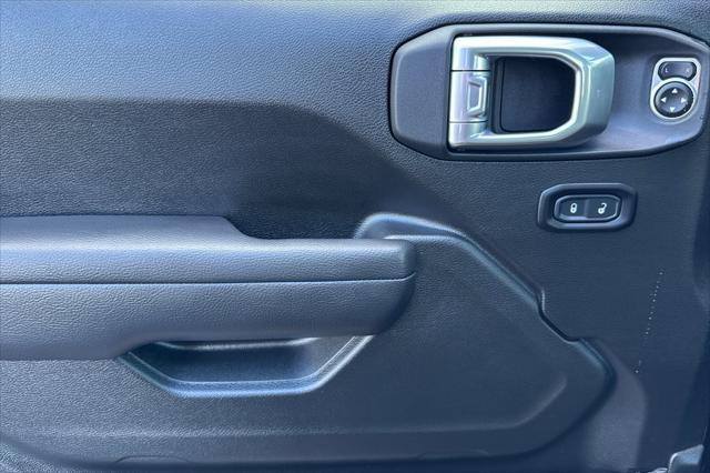 new 2025 Jeep Gladiator car, priced at $49,475