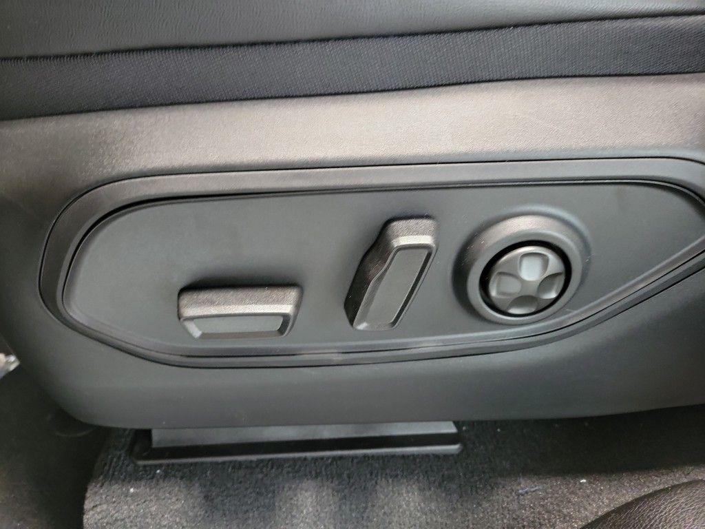 new 2025 Jeep Grand Cherokee car, priced at $49,186