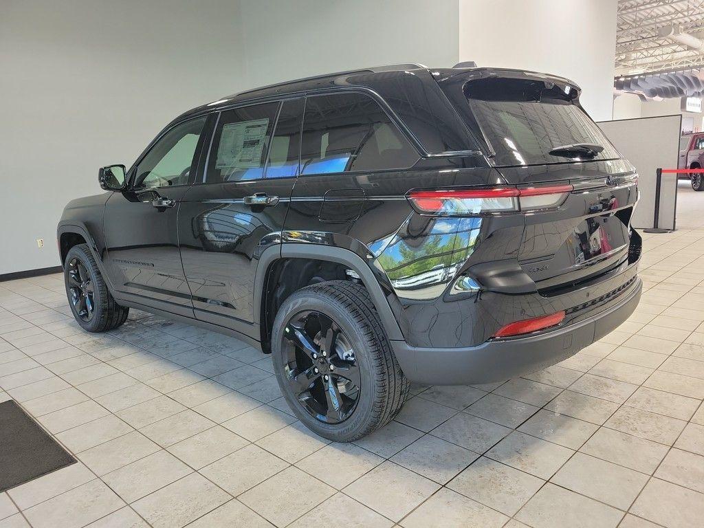 new 2025 Jeep Grand Cherokee car, priced at $51,336