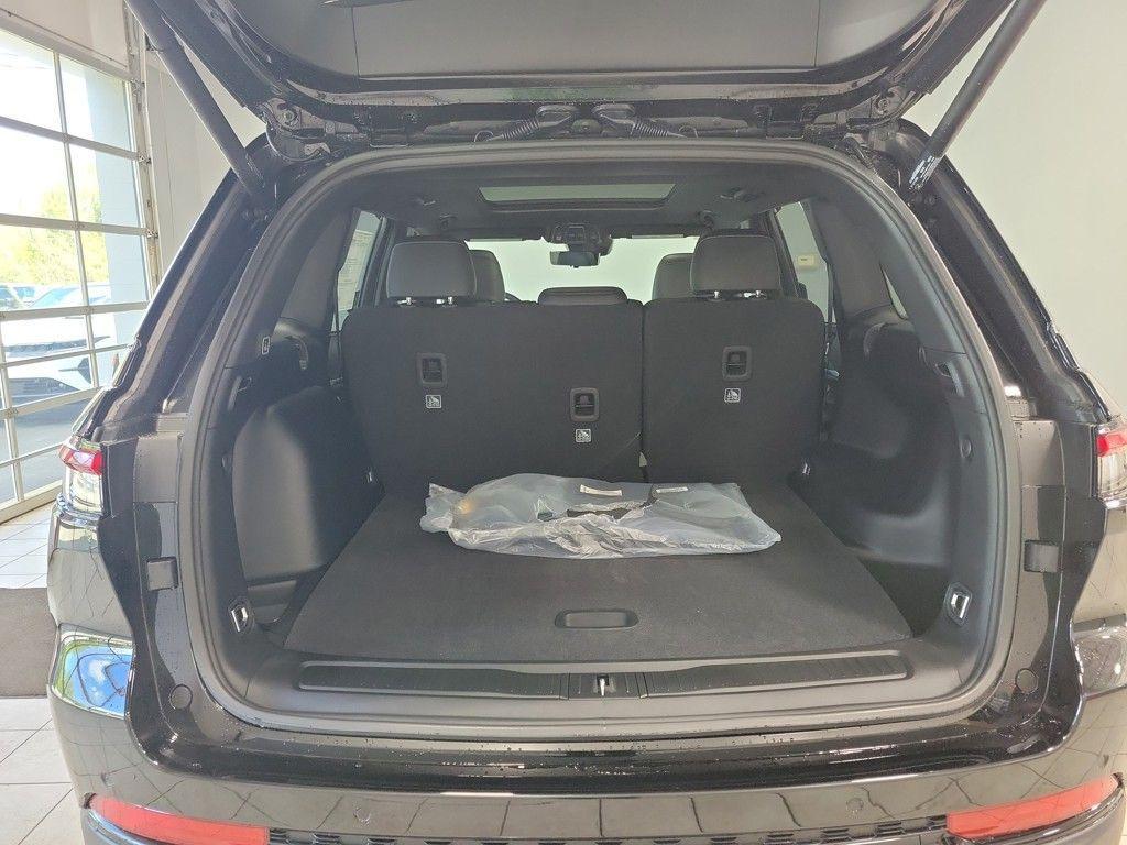 new 2025 Jeep Grand Cherokee car, priced at $51,336