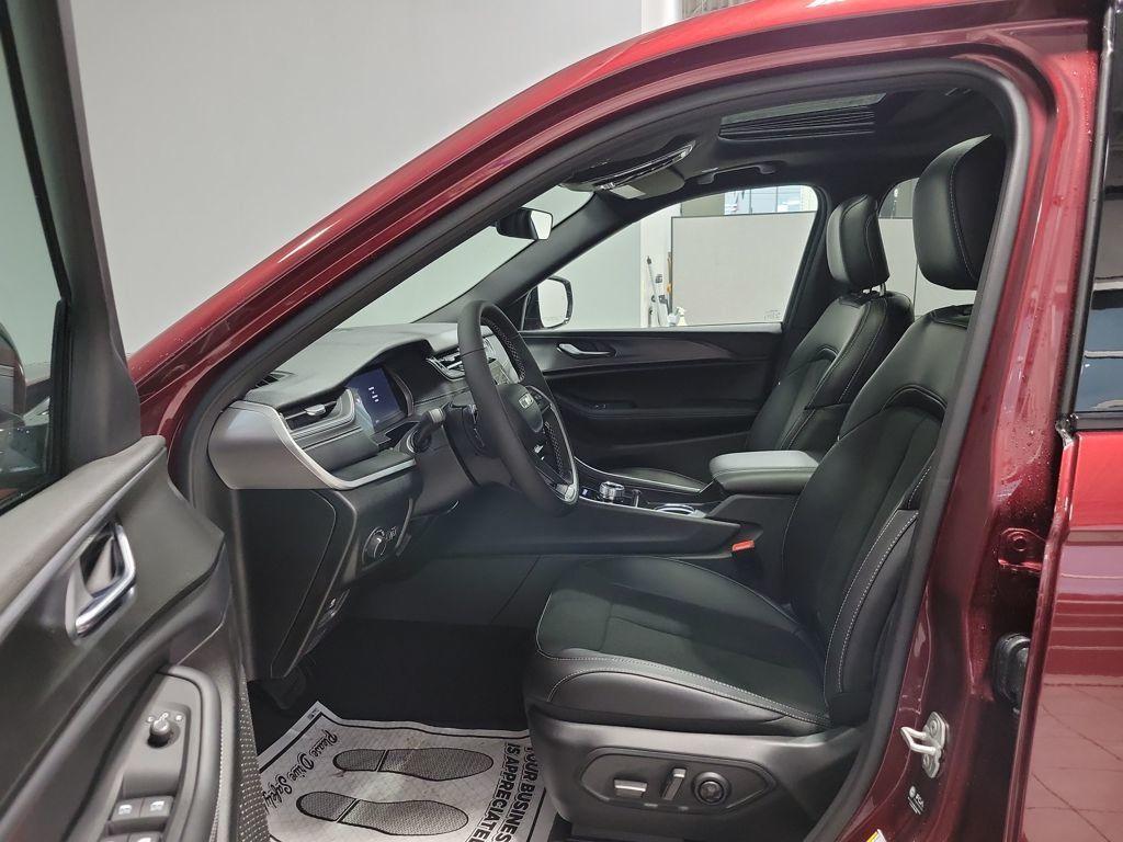 new 2025 Jeep Grand Cherokee L car, priced at $45,523