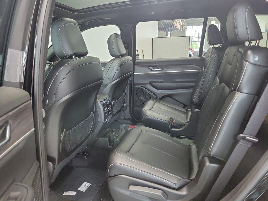 new 2025 Jeep Grand Cherokee L car, priced at $49,533