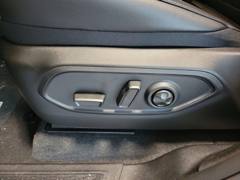 new 2025 Jeep Grand Cherokee car, priced at $42,855