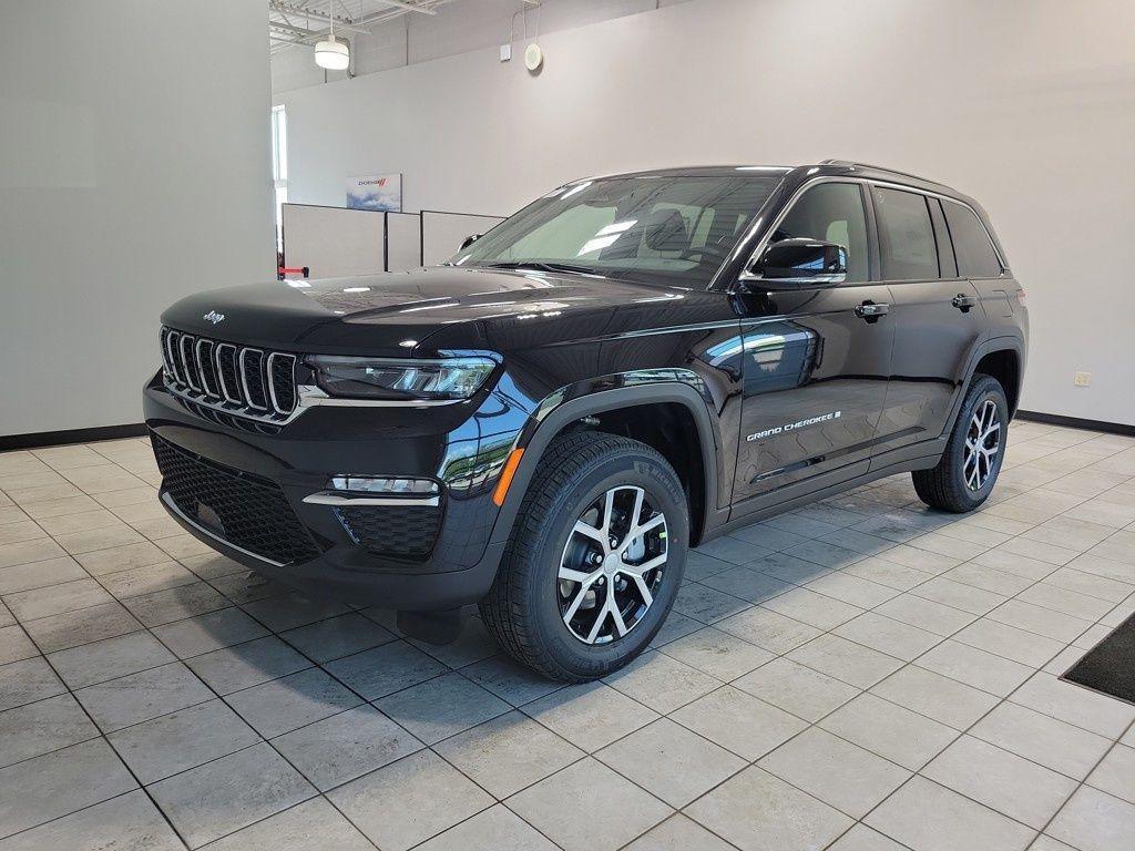 new 2025 Jeep Grand Cherokee car, priced at $39,992