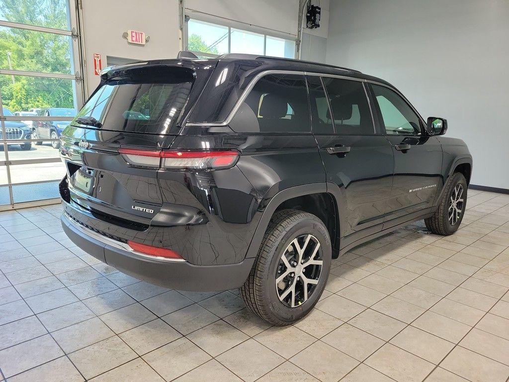 new 2025 Jeep Grand Cherokee car, priced at $42,855