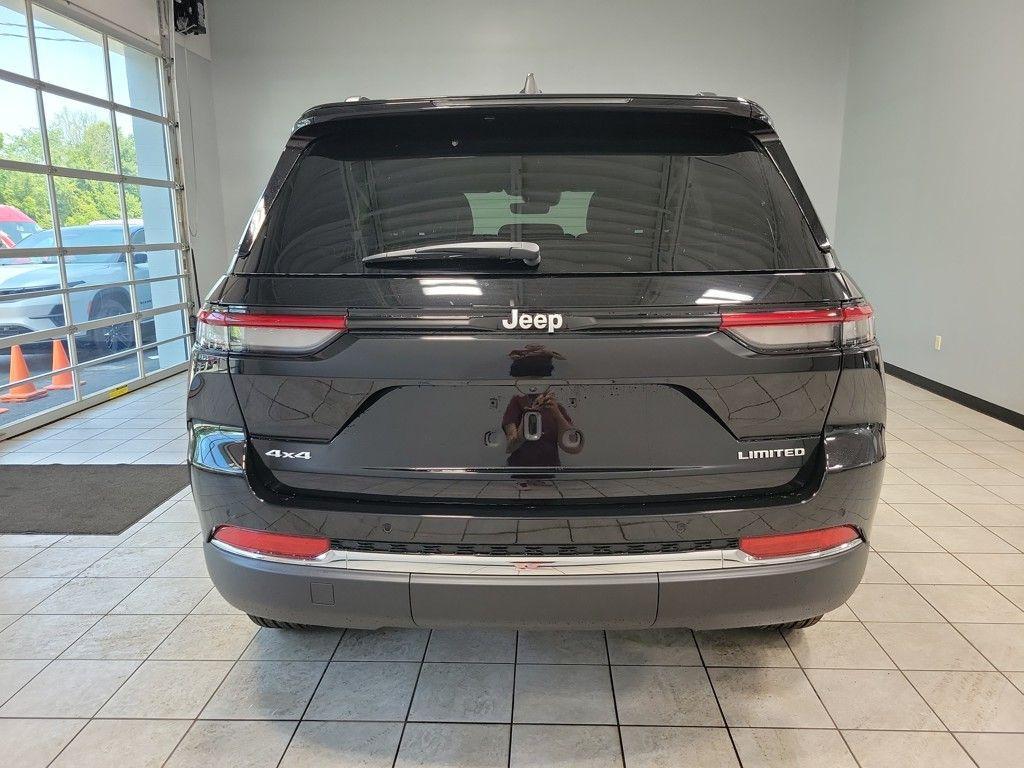 new 2025 Jeep Grand Cherokee car, priced at $42,855