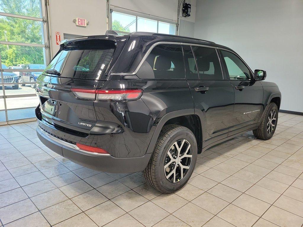 new 2025 Jeep Grand Cherokee car, priced at $39,992