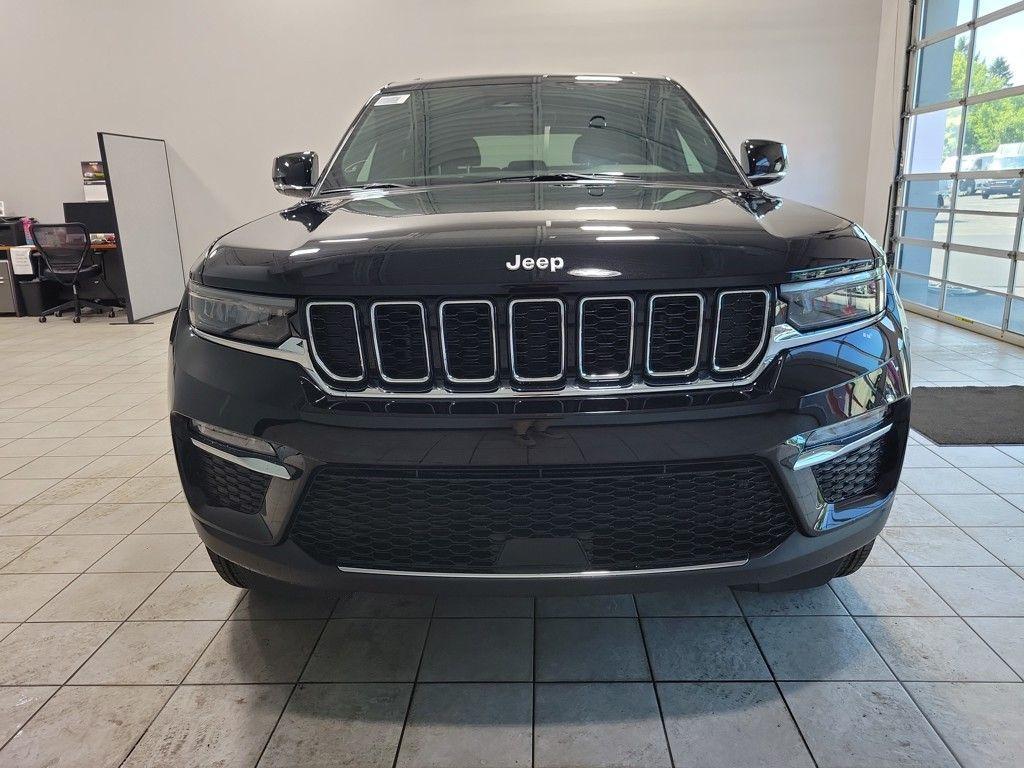 new 2025 Jeep Grand Cherokee car, priced at $42,855