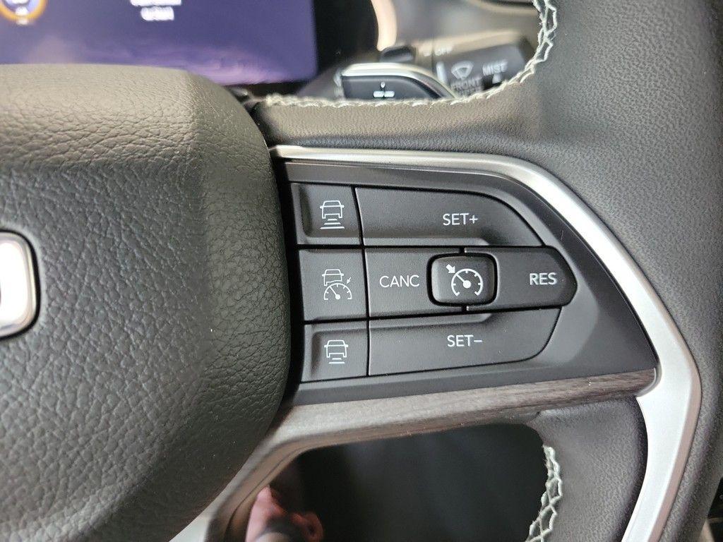 new 2025 Jeep Grand Cherokee car, priced at $42,855