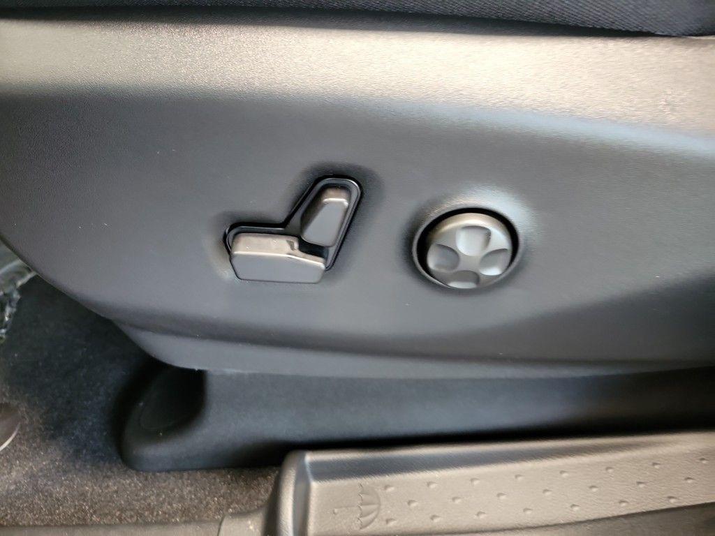 new 2025 Chrysler Pacifica car, priced at $39,075