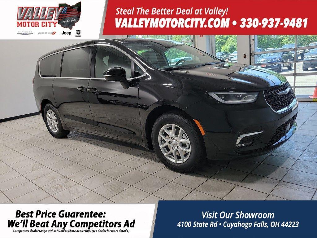 new 2025 Chrysler Pacifica car, priced at $41,596