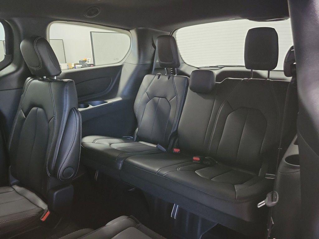new 2025 Chrysler Pacifica car, priced at $39,075