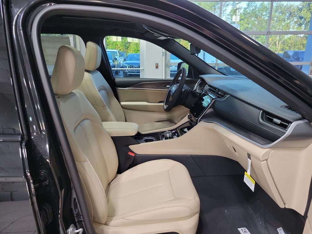 new 2025 Jeep Grand Cherokee L car, priced at $50,313