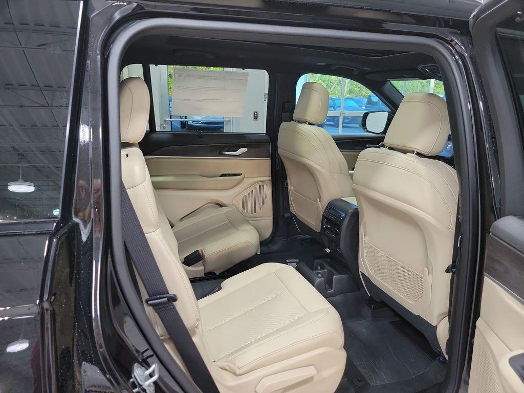 new 2025 Jeep Grand Cherokee L car, priced at $50,313