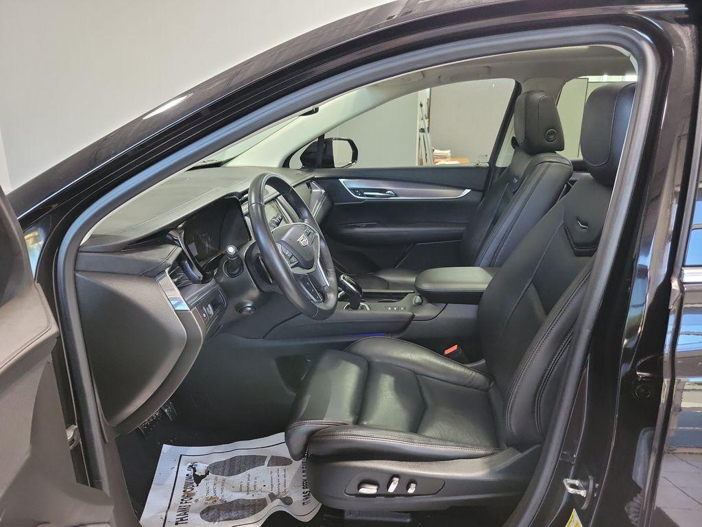 used 2017 Cadillac XT5 car, priced at $19,999