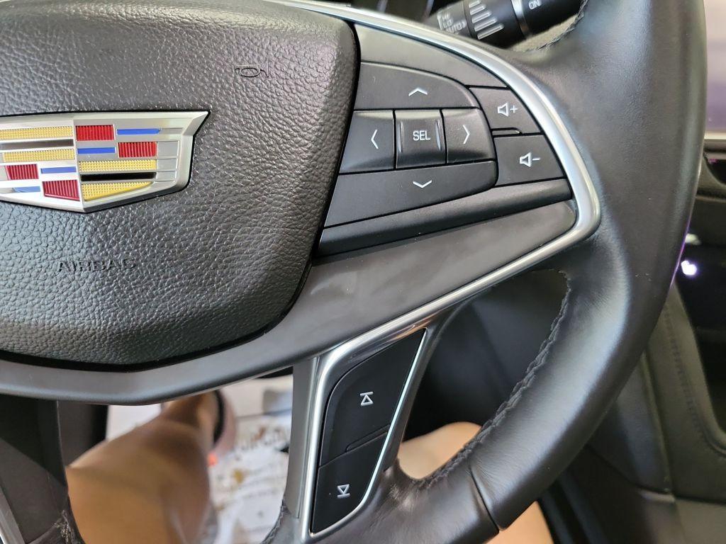 used 2017 Cadillac XT5 car, priced at $19,999