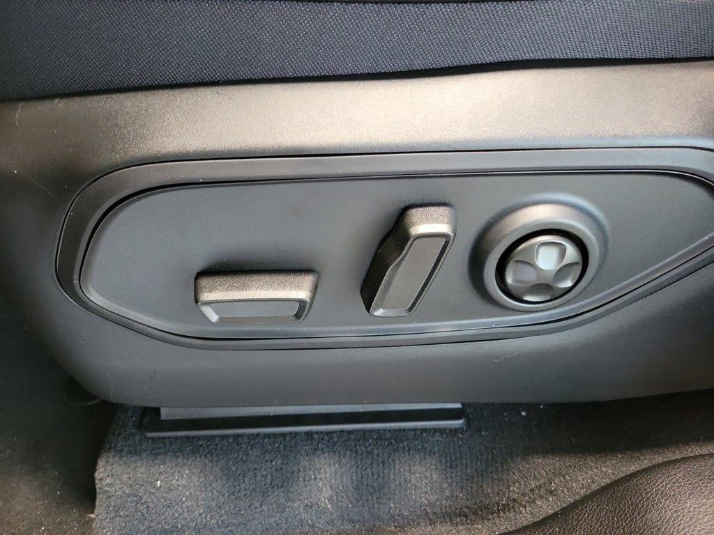 new 2025 Jeep Grand Cherokee car, priced at $47,585