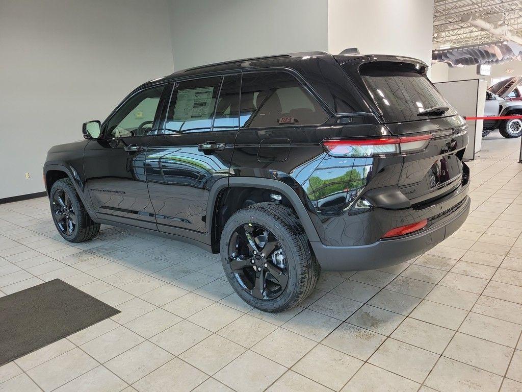 new 2025 Jeep Grand Cherokee car, priced at $47,585
