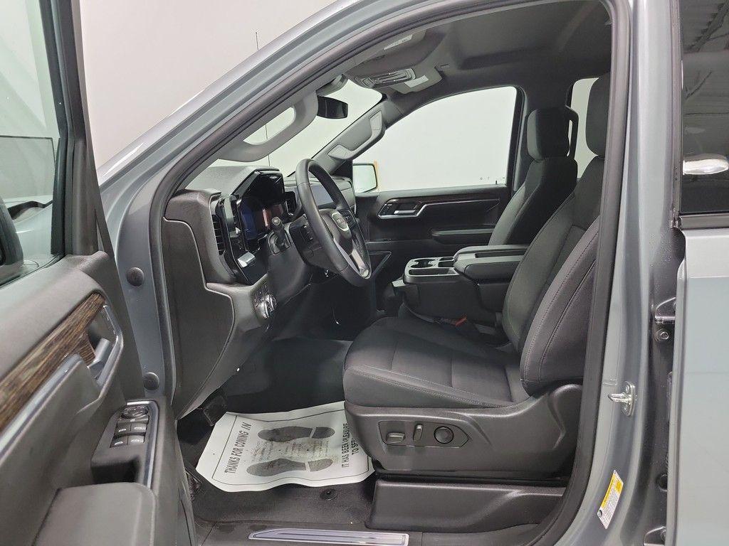 used 2023 GMC Sierra 1500 car, priced at $40,400