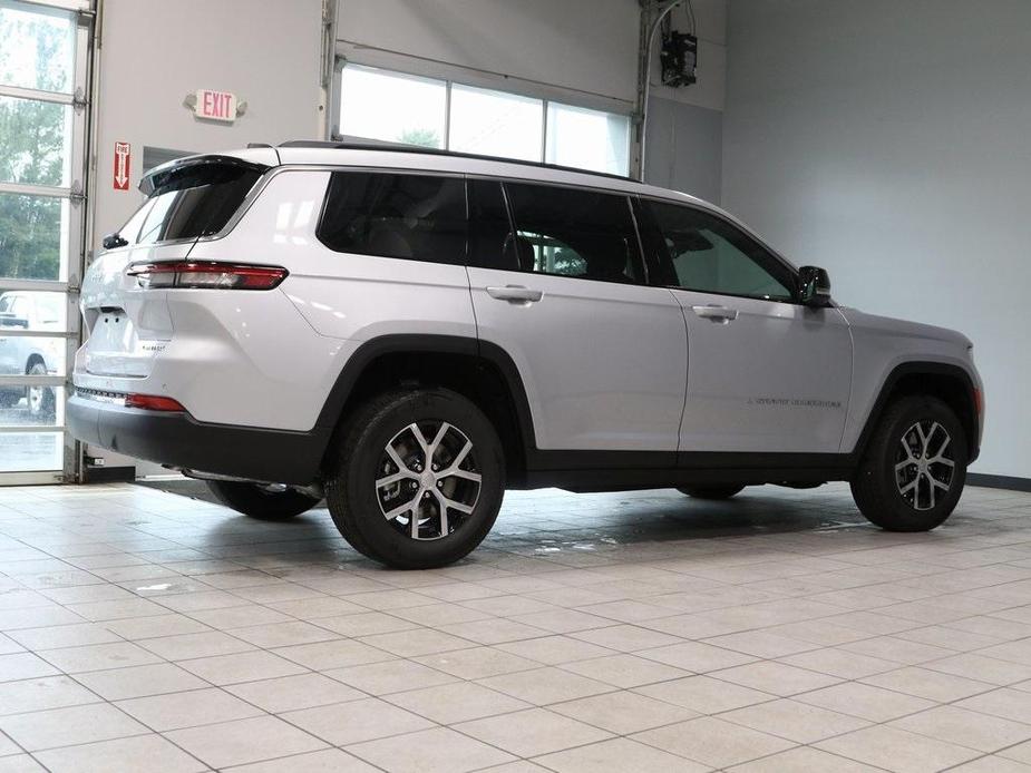 new 2024 Jeep Grand Cherokee L car, priced at $44,203