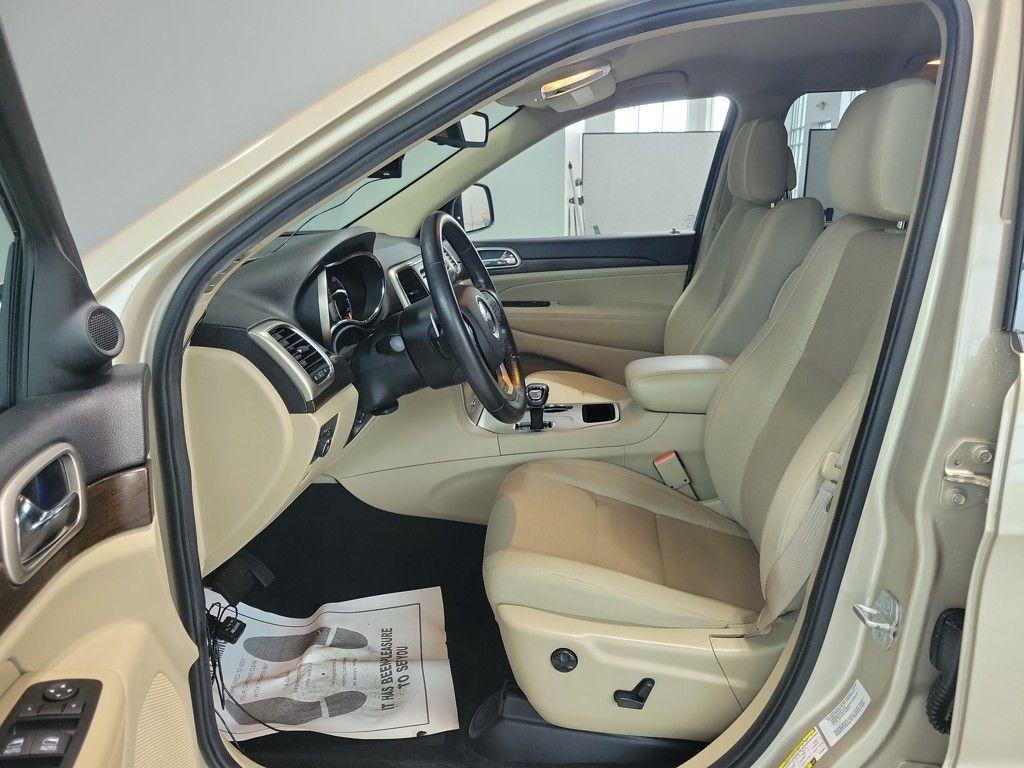 used 2014 Jeep Grand Cherokee car, priced at $14,500
