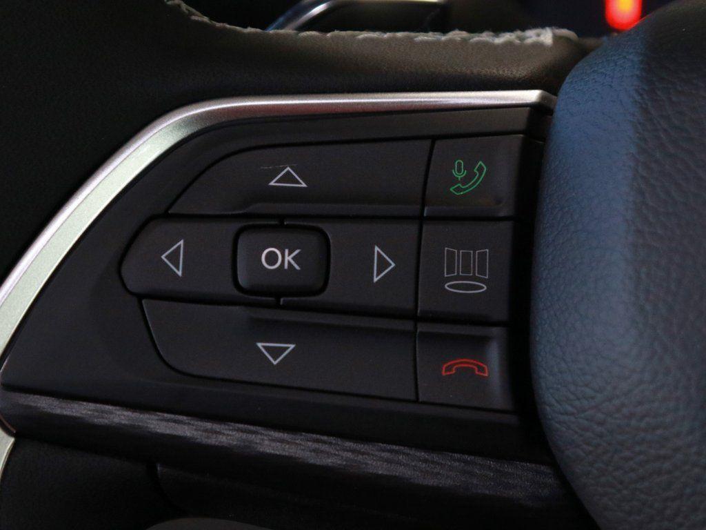 new 2025 Jeep Grand Cherokee car, priced at $39,986