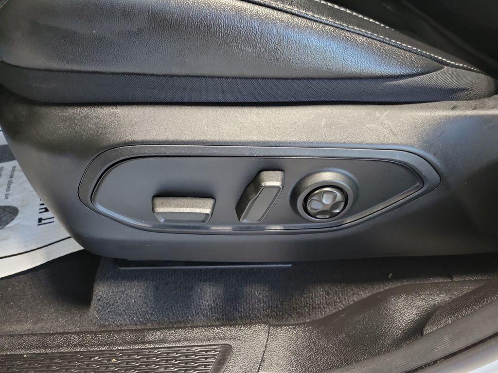 used 2024 Jeep Grand Cherokee L car, priced at $31,999