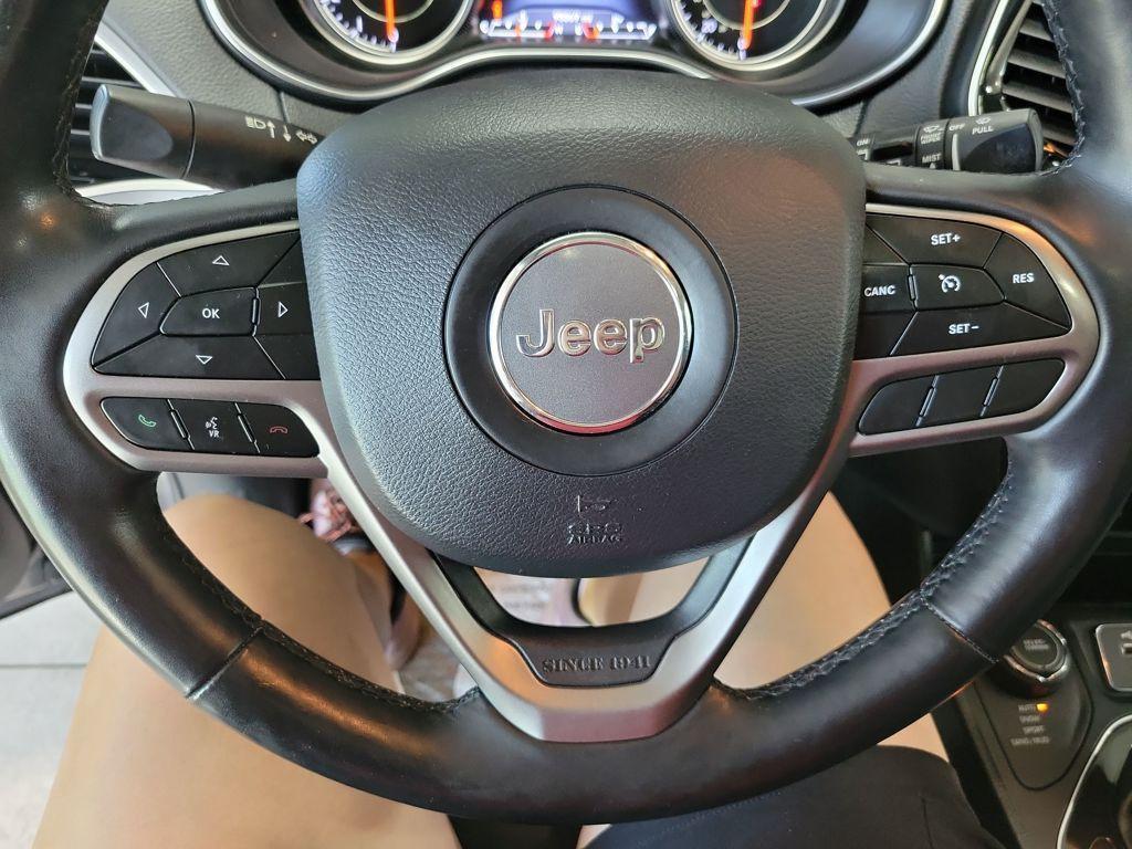 used 2020 Jeep Cherokee car, priced at $17,899