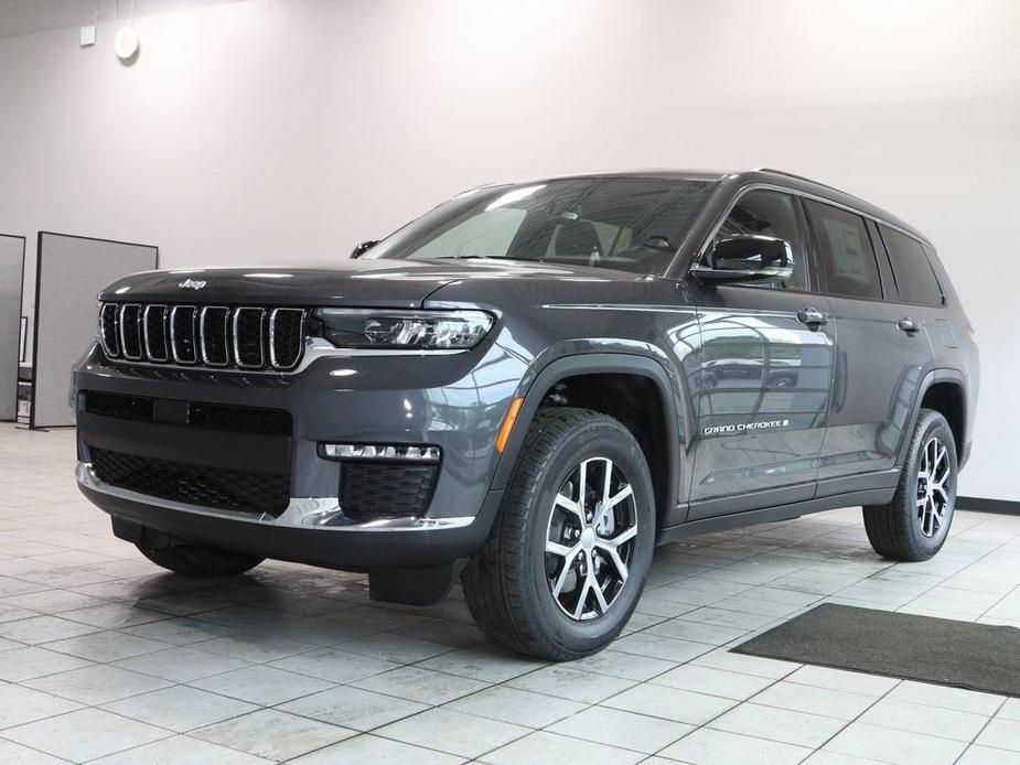 new 2024 Jeep Grand Cherokee L car, priced at $44,203