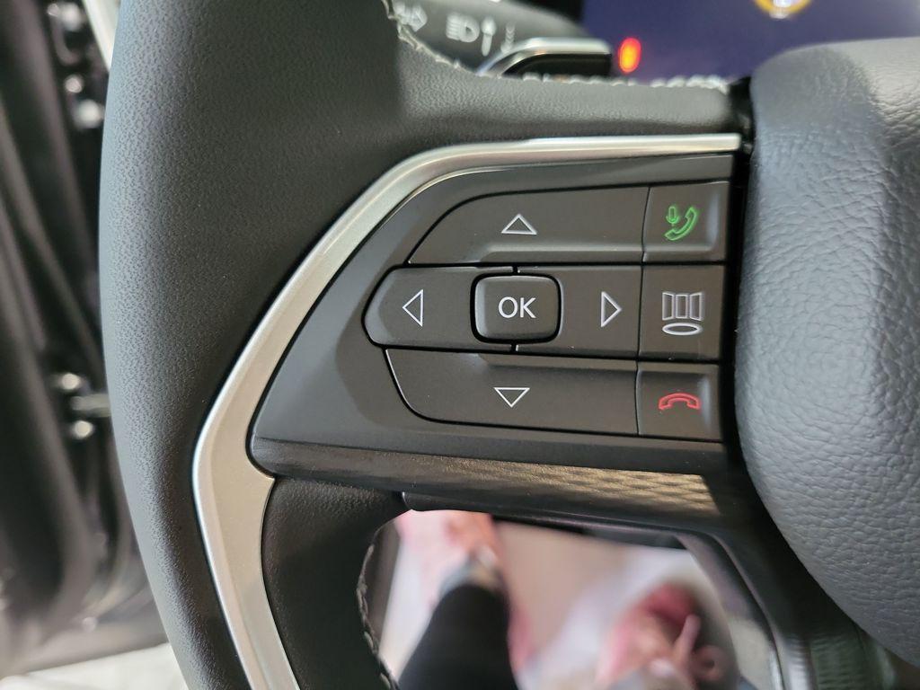 new 2025 Jeep Grand Cherokee car, priced at $44,708