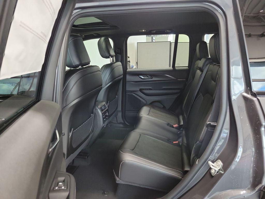 new 2025 Jeep Grand Cherokee car, priced at $44,708