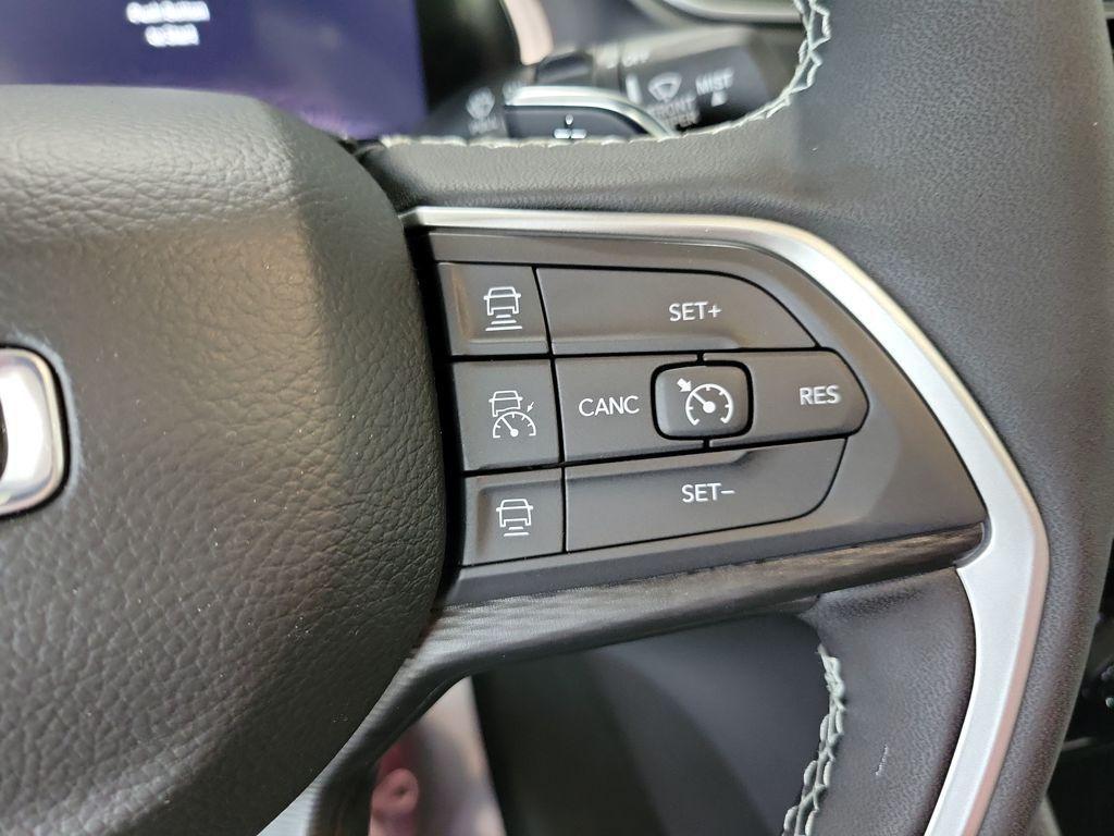 new 2025 Jeep Grand Cherokee car, priced at $44,708