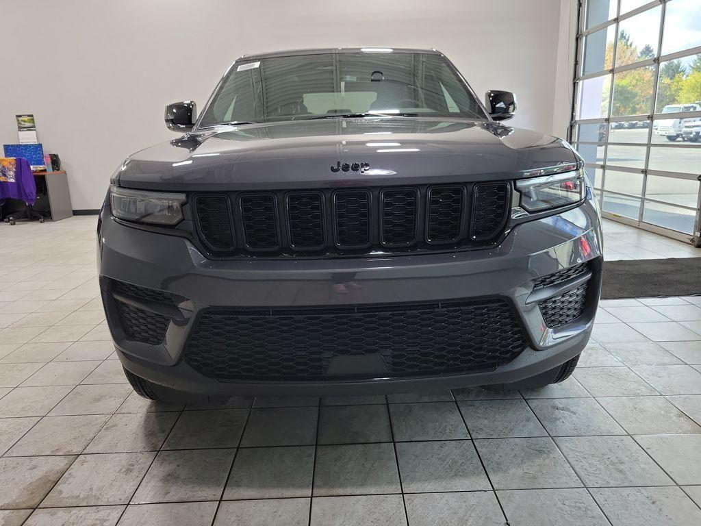 new 2025 Jeep Grand Cherokee car, priced at $44,708