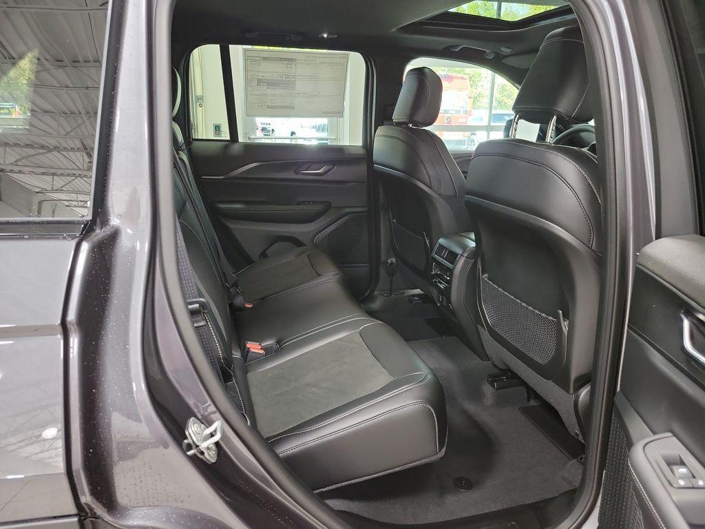 new 2025 Jeep Grand Cherokee car, priced at $44,708