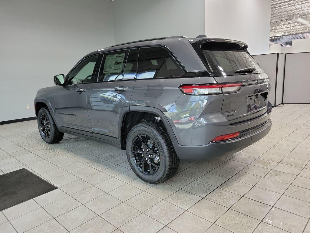 new 2025 Jeep Grand Cherokee car, priced at $44,708
