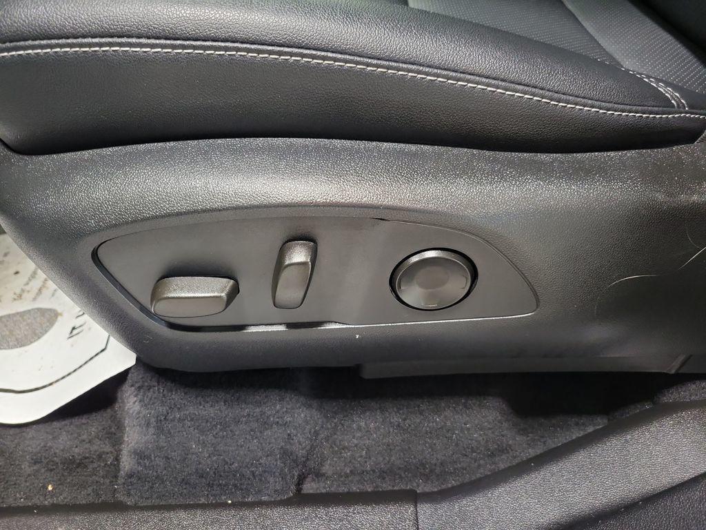 used 2024 Chevrolet Traverse car, priced at $34,799