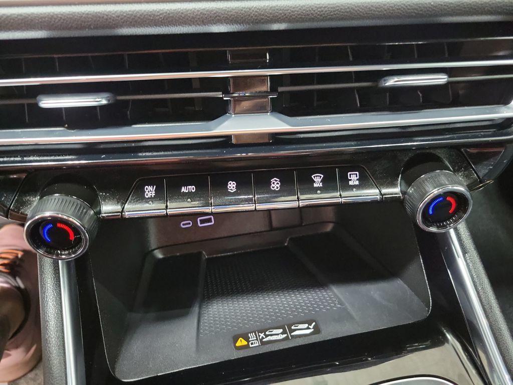 used 2024 Chevrolet Traverse car, priced at $34,799