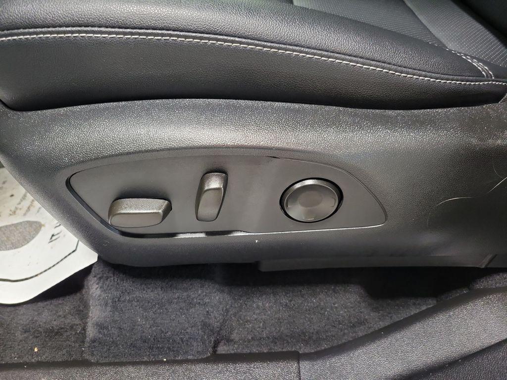 used 2024 Chevrolet Traverse car, priced at $36,999