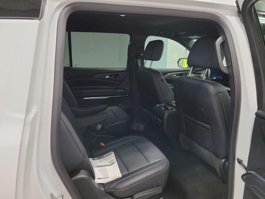 used 2024 Chevrolet Traverse car, priced at $36,999