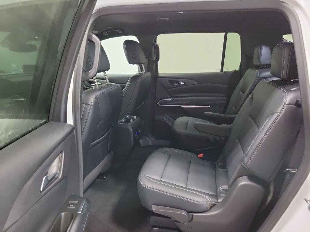 used 2024 Chevrolet Traverse car, priced at $36,999