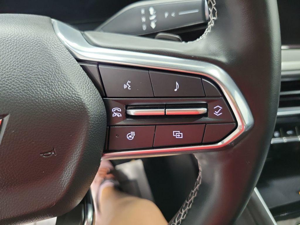 used 2024 Chevrolet Traverse car, priced at $34,799